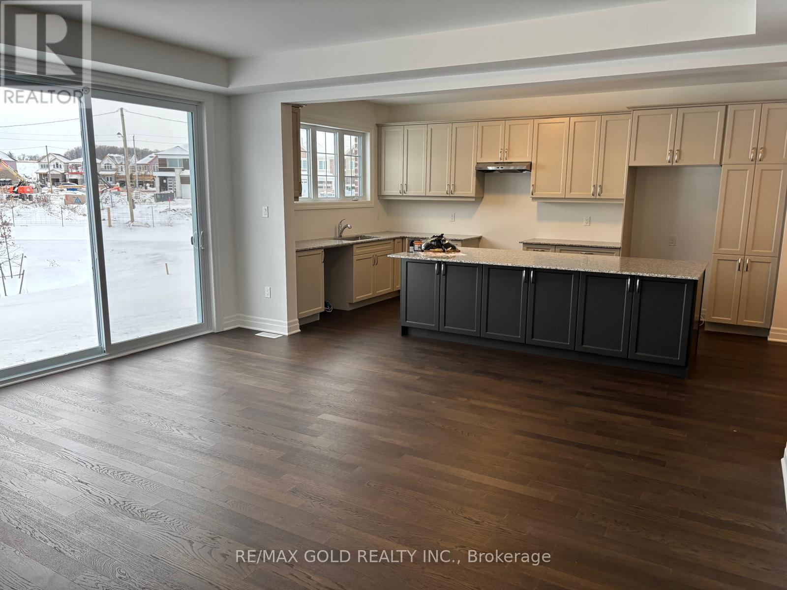 Upper - 275 Rosenberg Way, Kitchener, Ontario  N2R 0S9 - Photo 5 - X12756170