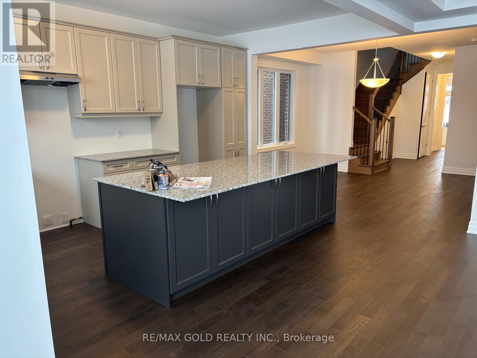 Upper - 275 Rosenberg Way, Kitchener, Ontario  N2R 0S9 - Photo 6 - X12756170