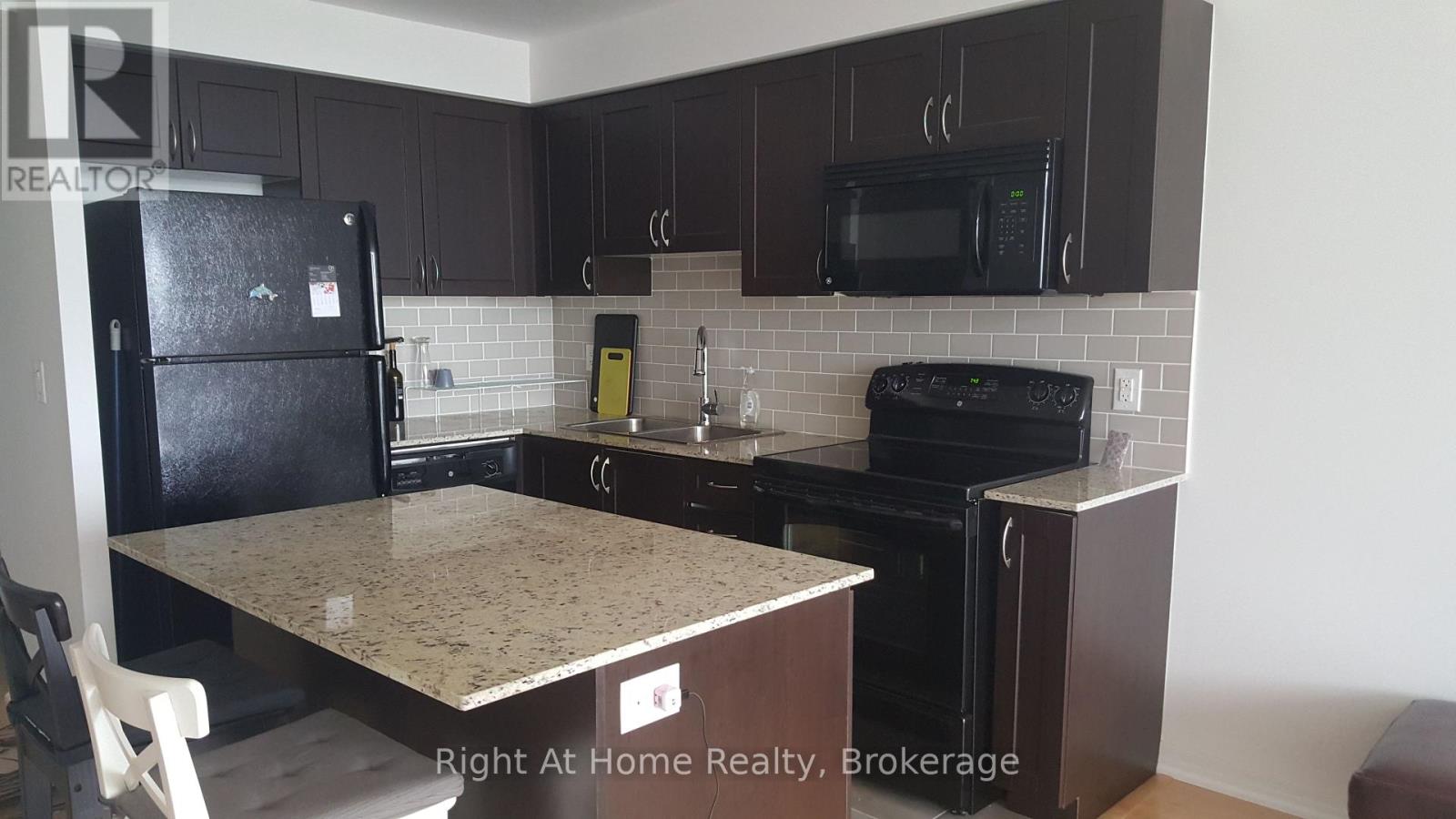 1506 - 1940 Ironstone Drive, Burlington, Ontario  L7L 0E4 - Photo 25 - W12756148