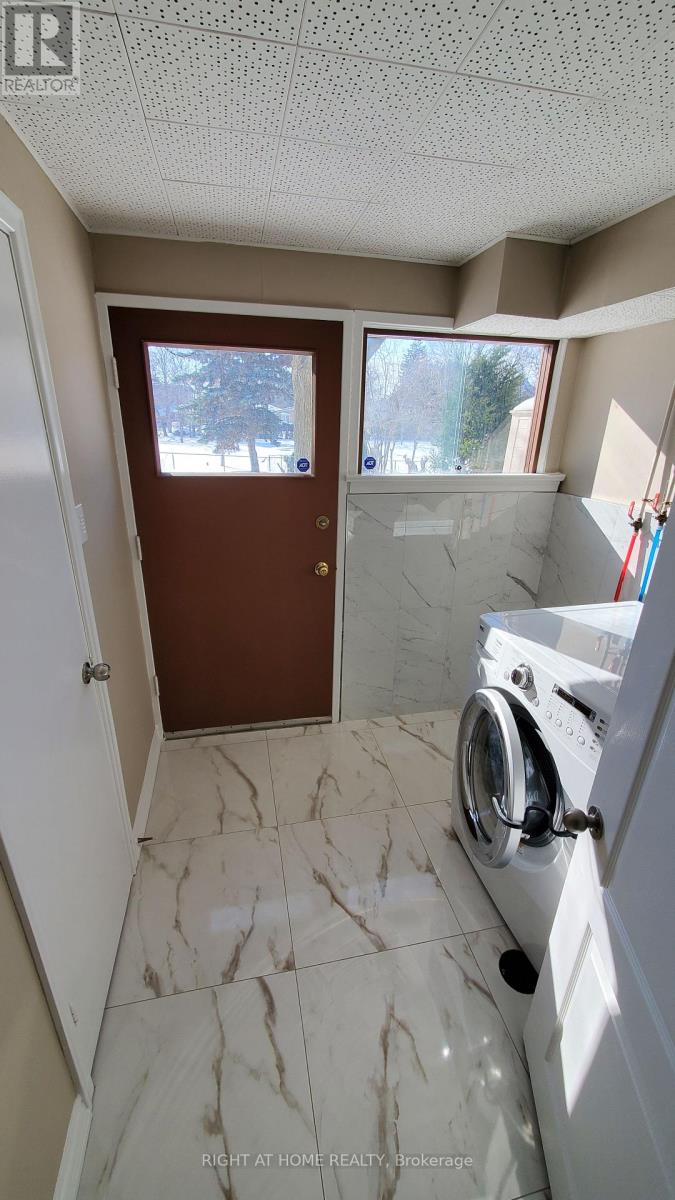 2 - 169 Yorkview Drive, Toronto (Willowdale West), Ontario  M2R 1K2 - Photo 12 - C12756188