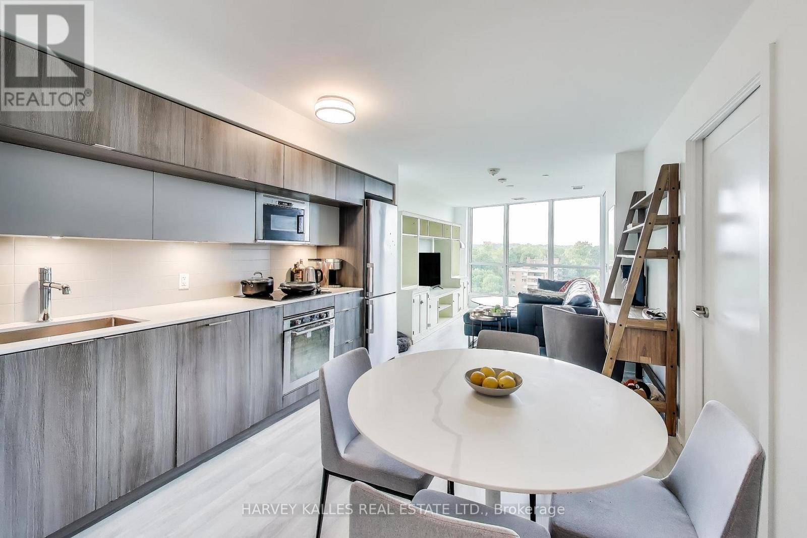 515 - 585 Bloor Street E, Toronto, Ontario  M4W 0B3 - Photo 3 - C12756194