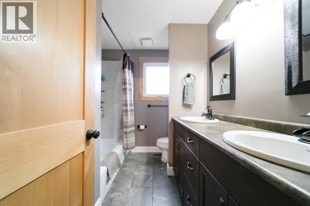 5304 56 Street, Camrose, Alberta  T4V 2E4 - Photo 20 - A2283693