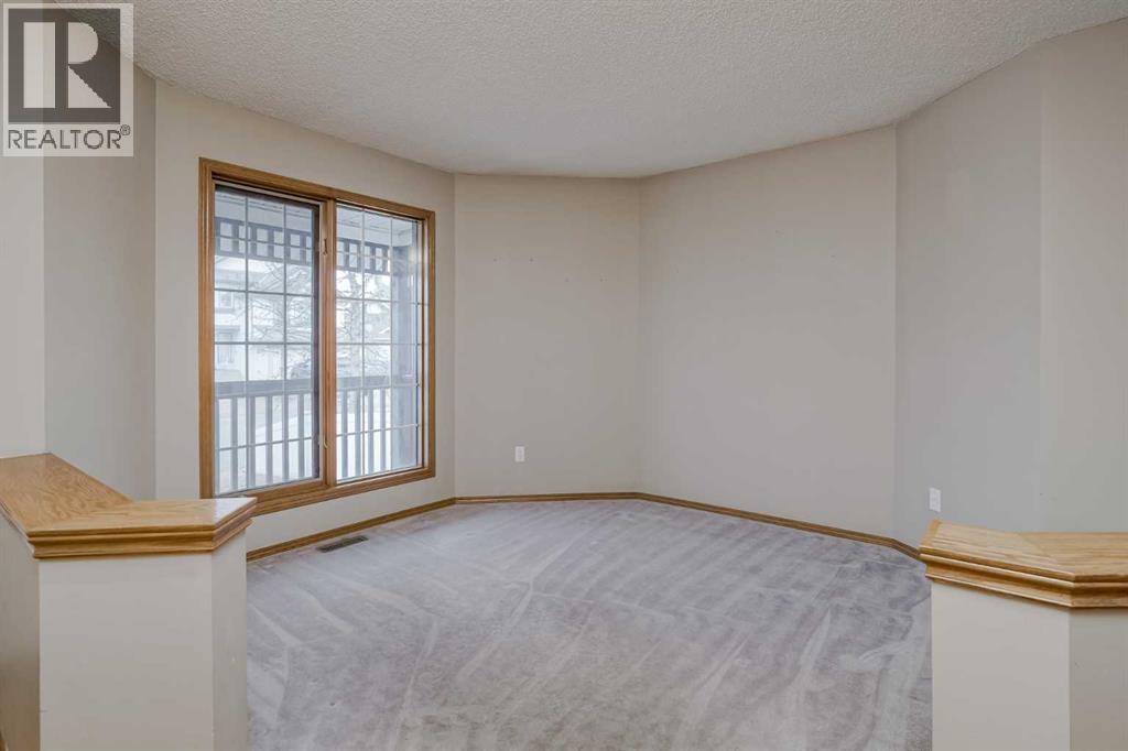 270 Douglas Glen Court Se, Calgary, Alberta  T2Z 2M8 - Photo 4 - A2267898