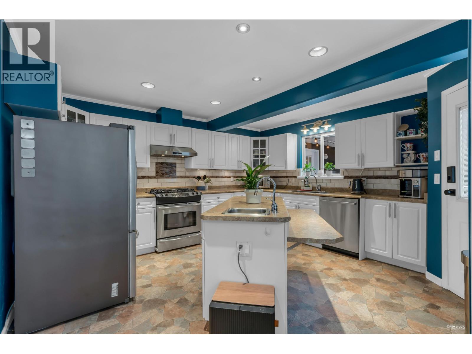 2093 Concord Avenue, Coquitlam, British Columbia  V3K 1K4 - Photo 13 - R3086306