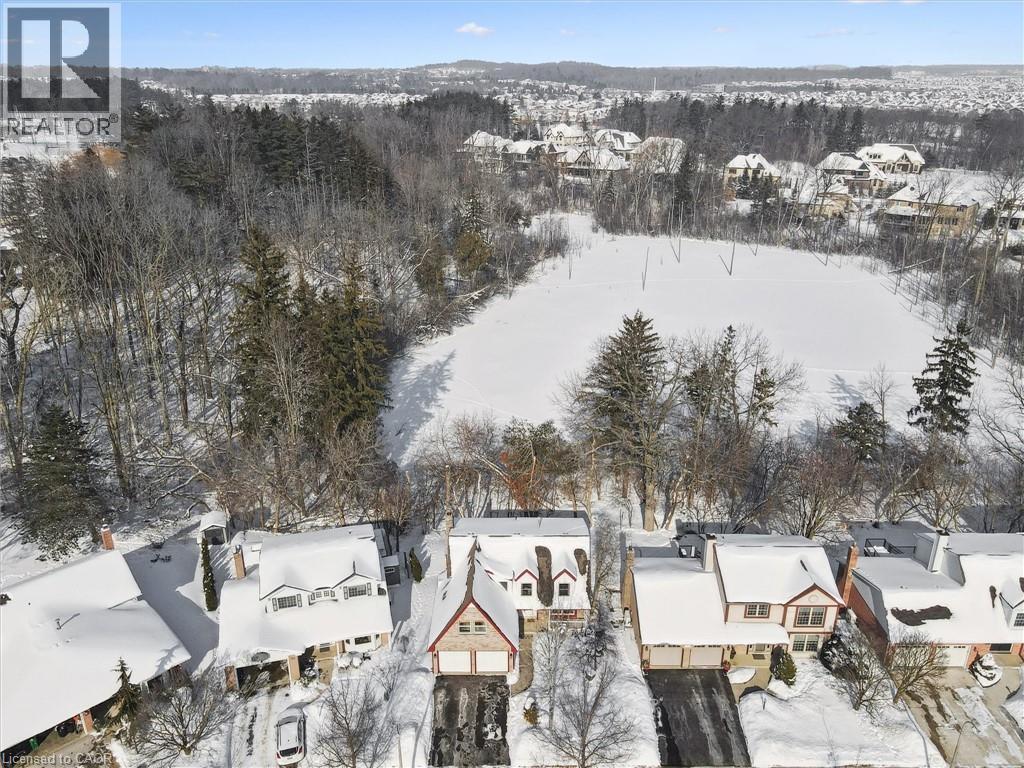 33 Manitoulin Crescent, Kitchener, Ontario  N2A 3J4 - Photo 2 - 40802155