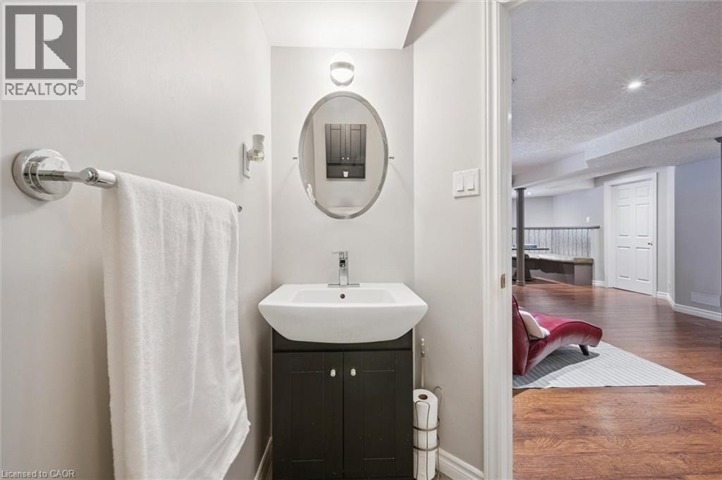 33 Manitoulin Crescent, Kitchener, Ontario  N2A 3J4 - Photo 37 - 40802155