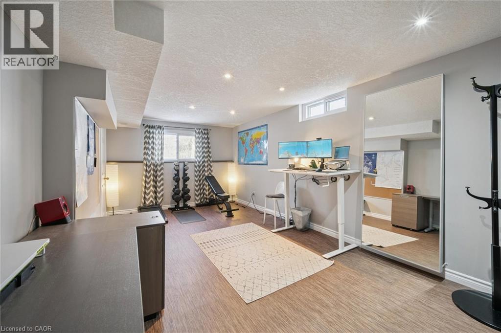 33 Manitoulin Crescent, Kitchener, Ontario  N2A 3J4 - Photo 38 - 40802155