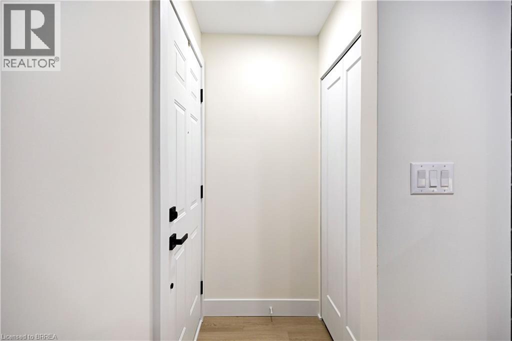 269 East 28th Street, Hamilton, Ontario  L8V 3J2 - Photo 3 - 40799552