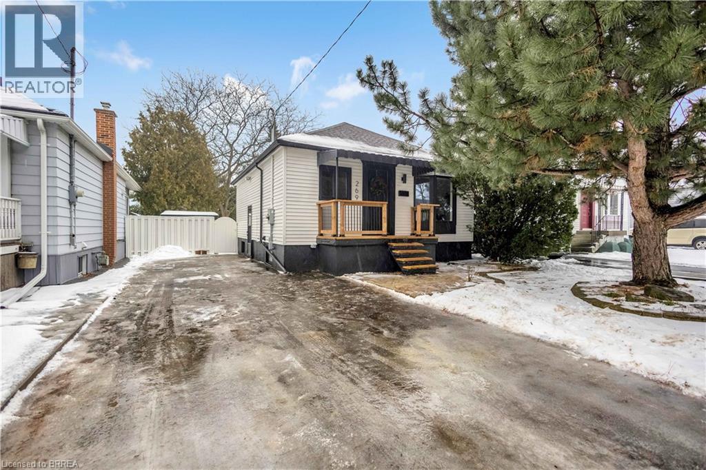 269 East 28th Street, Hamilton, Ontario  L8V 3J2 - Photo 2 - 40799552