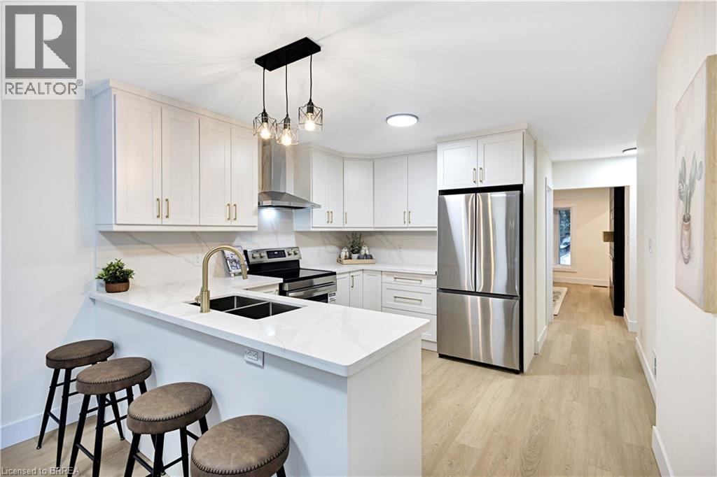 269 East 28th Street, Hamilton, Ontario  L8V 3J2 - Photo 9 - 40799552