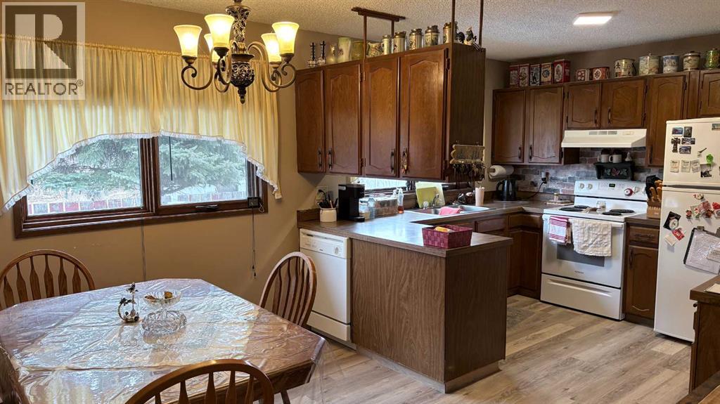 105 4th Street W, Foremost, Alberta  T0K 0X0 - Photo 2 - A2282972