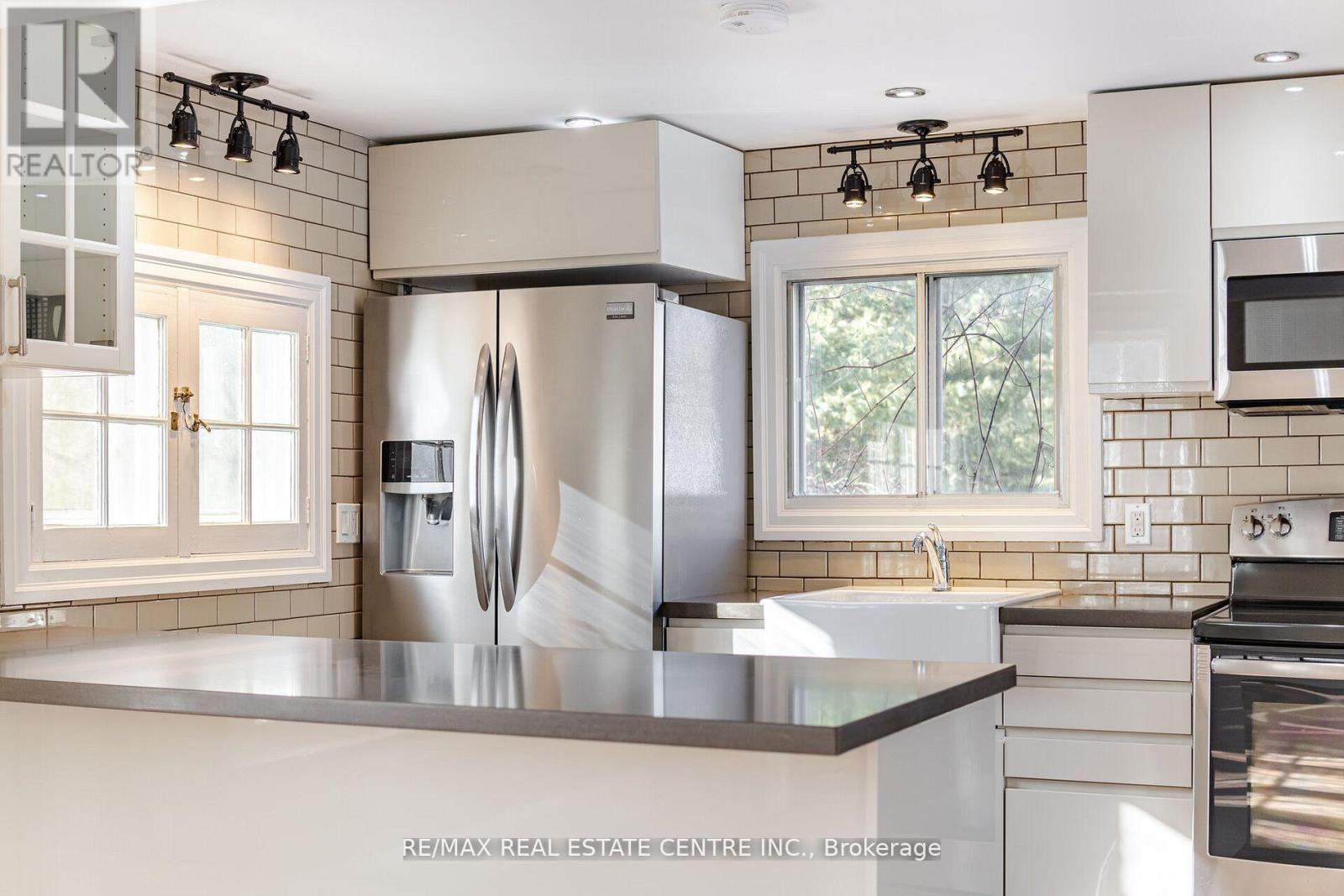 174 Victoria Street, Brampton, Ontario  L6Y 0A6 - Photo 4 - W12756196