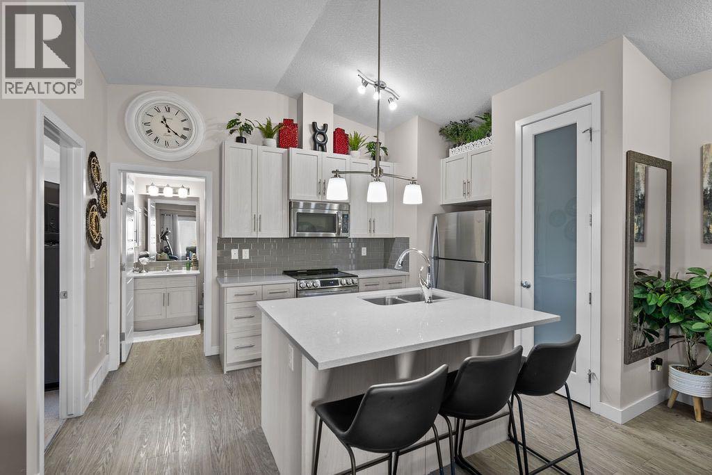 1426, 2461 Baysprings Link Sw, Airdrie, Alberta  T4B 4C6 - Photo 9 - A2264048