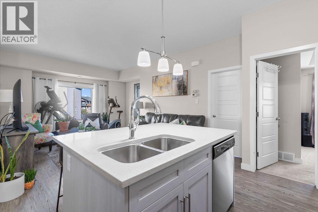 1426, 2461 Baysprings Link Sw, Airdrie, Alberta  T4B 4C6 - Photo 12 - A2264048