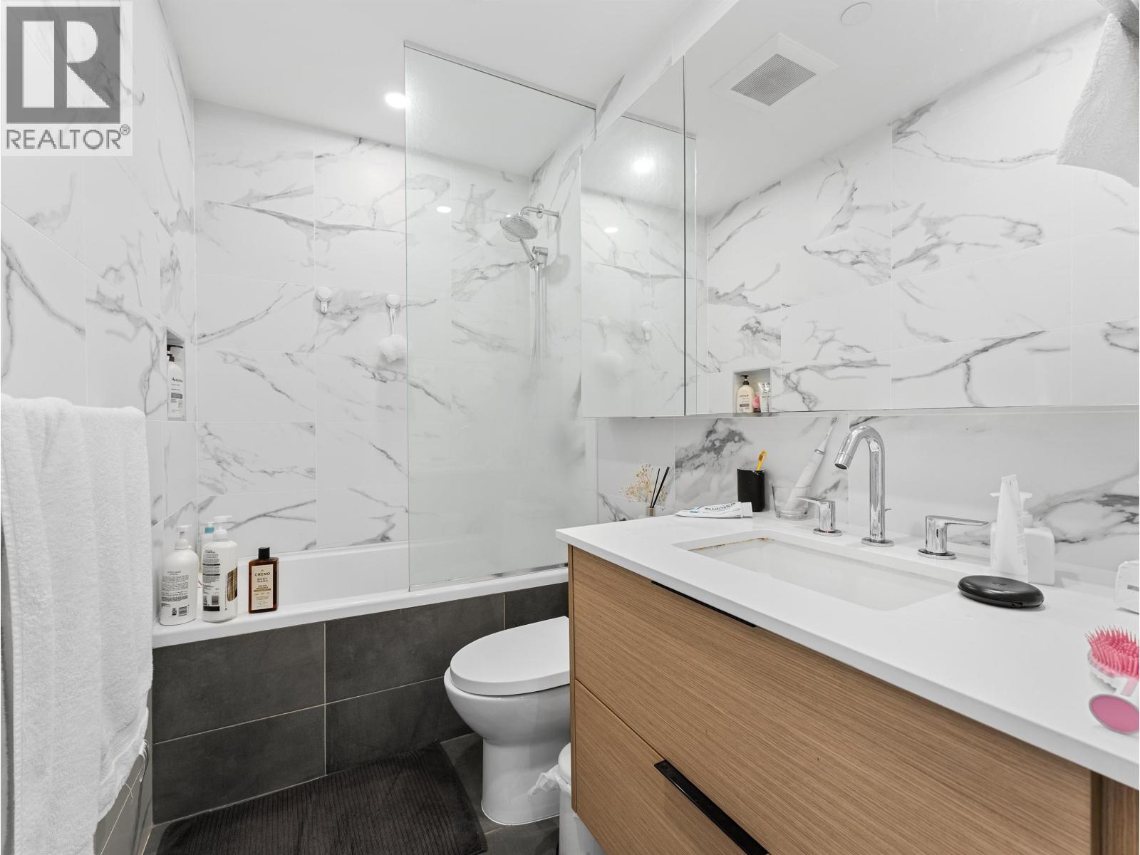 Listing Picture 24 of 30 : 2807 4711 HAZEL STREET, Burnaby / 本拿比 - 魯藝地產 Yvonne Lu Group - MLS Medallion Club Member