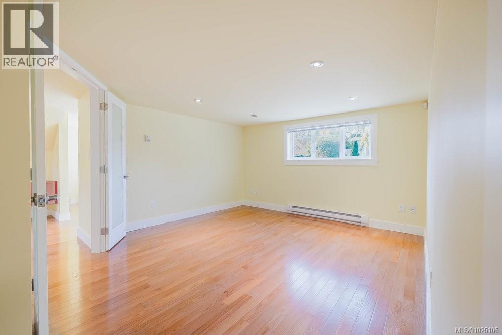 1865 Quamichan St, Victoria, British Columbia  V8S 2B7 - Photo 16 - 1025106