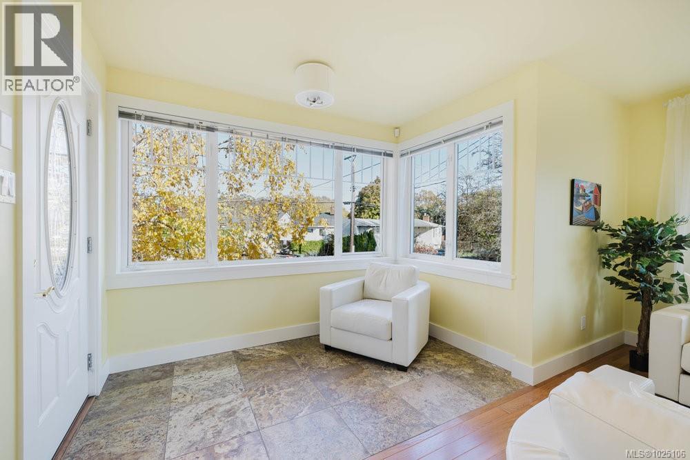 1865 Quamichan St, Victoria, British Columbia  V8S 2B7 - Photo 7 - 1025106