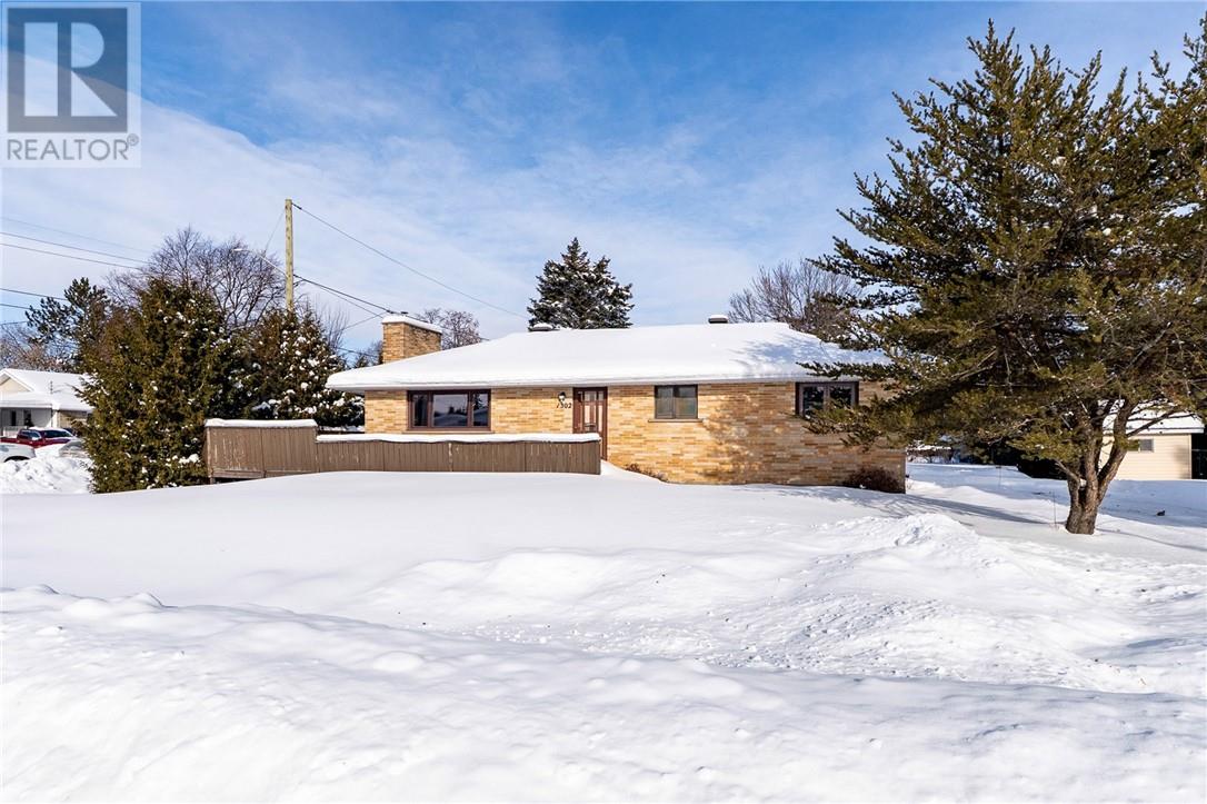 1302 Redfern Street, Greater Sudbury, Ontario  P3A 3S7 - Photo 2 - 2126104