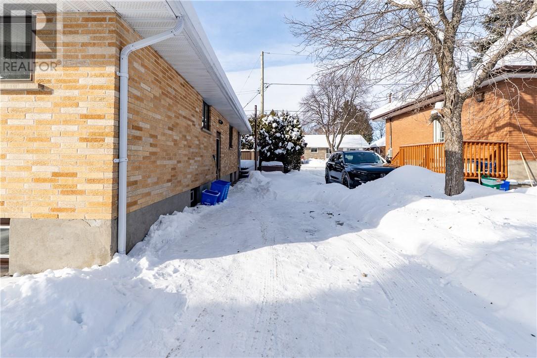 1302 Redfern Street, Greater Sudbury, Ontario  P3A 3S7 - Photo 4 - 2126104
