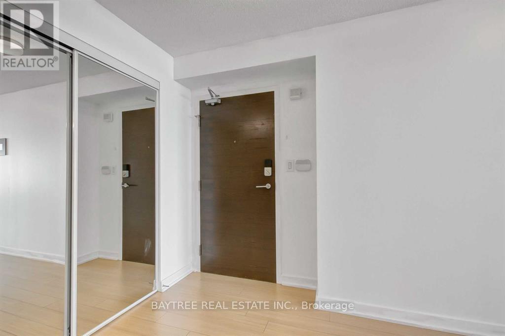 2607 - 21 Iceboat Terrace, Toronto (Waterfront Communities), Ontario  M5V 4A9 - Photo 4 - C12756272