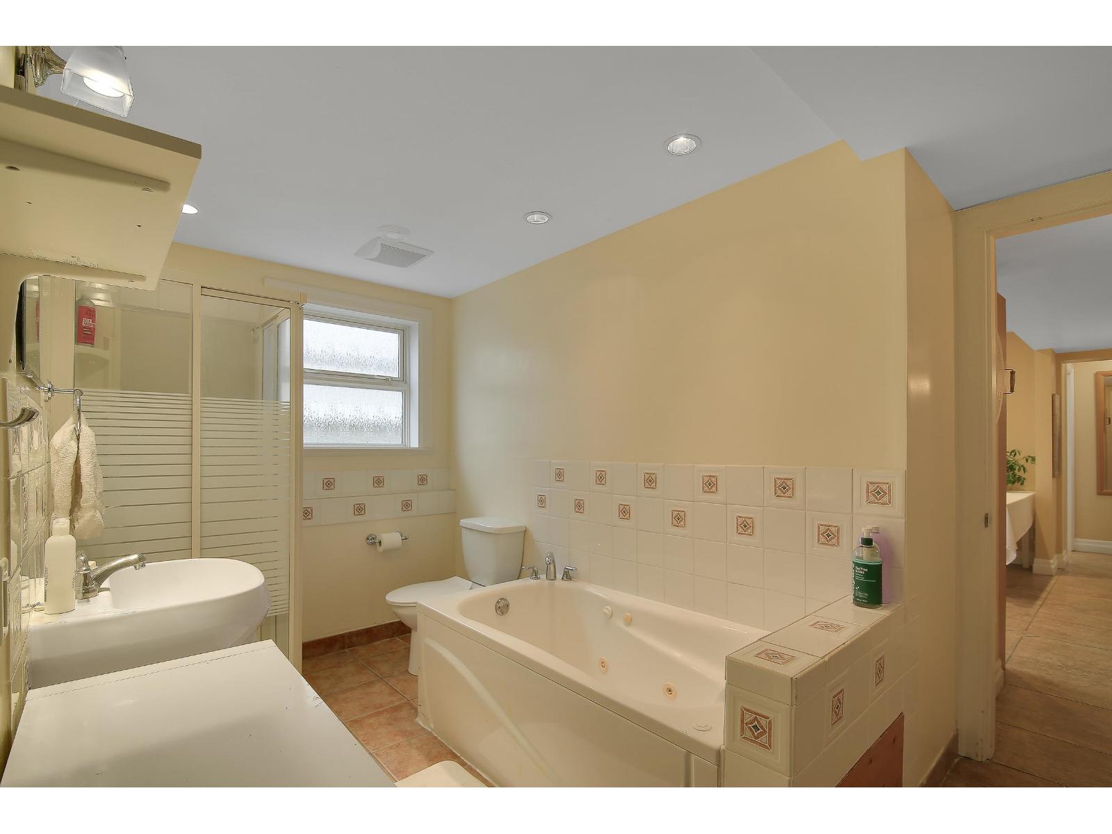 1050 Parker Street, White Rock, British Columbia  V4B 4R7 - Photo 33 - R3086294