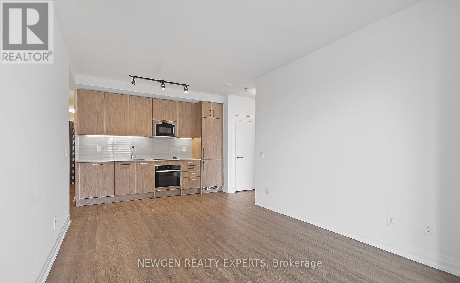 1904 - 286 Main Street, Toronto, Ontario  M4C 0B3 - Photo 10 - E12756228