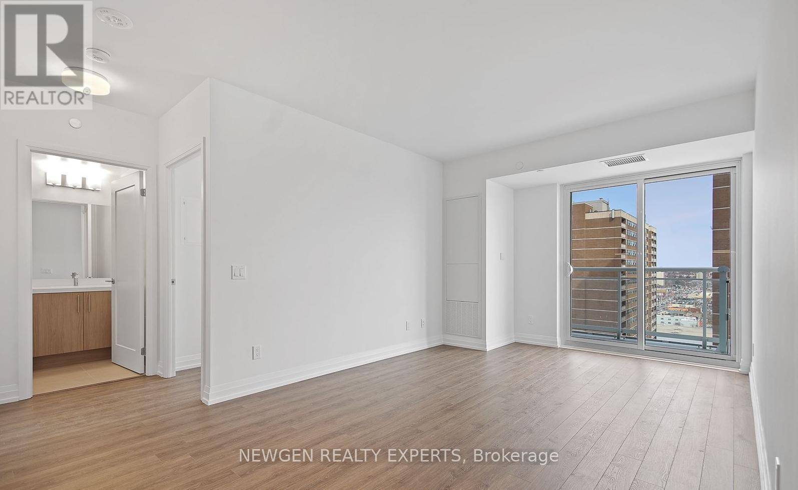 1904 - 286 Main Street, Toronto, Ontario  M4C 0B3 - Photo 3 - E12756228