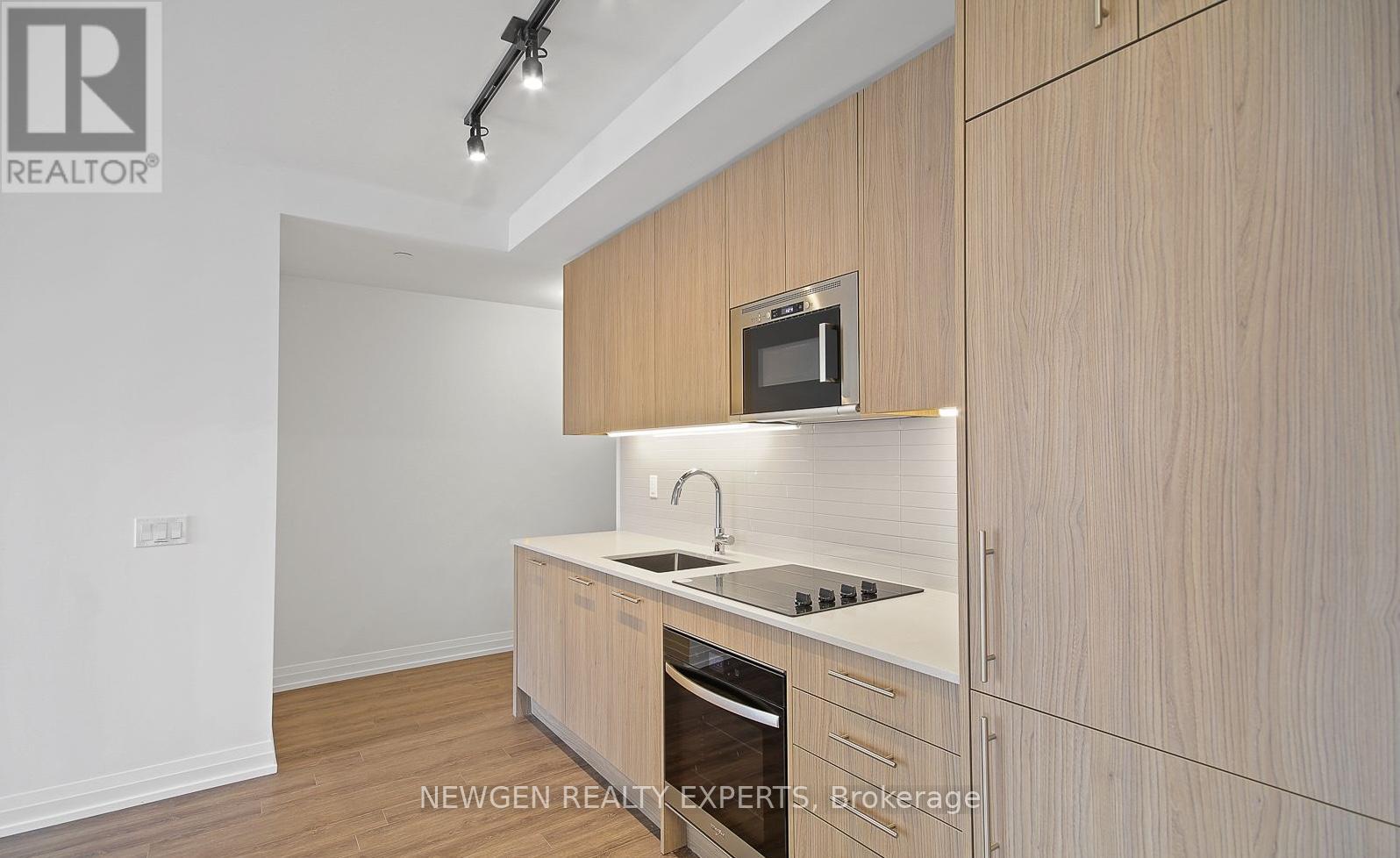 1904 - 286 Main Street, Toronto, Ontario  M4C 0B3 - Photo 5 - E12756228