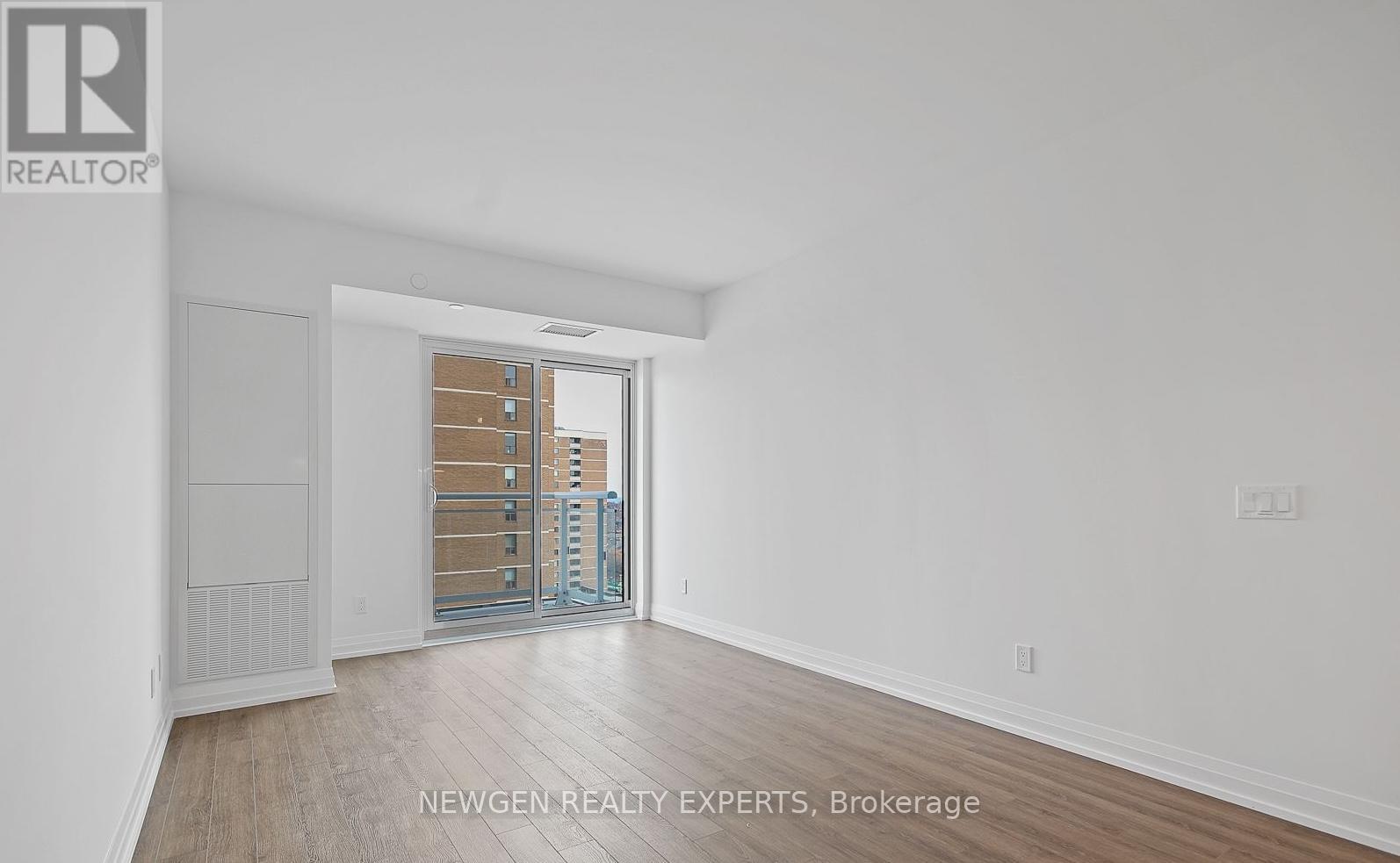 1904 - 286 Main Street, Toronto, Ontario  M4C 0B3 - Photo 7 - E12756228