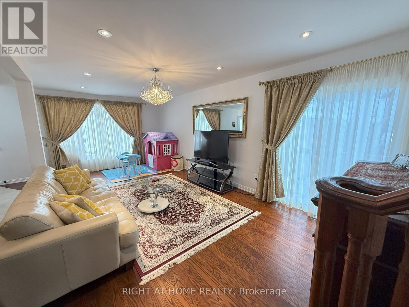 40 Holland River Blv. Boulevard, East Gwillimbury, Ontario  L9N 1C4 - Photo 5 - N12756220