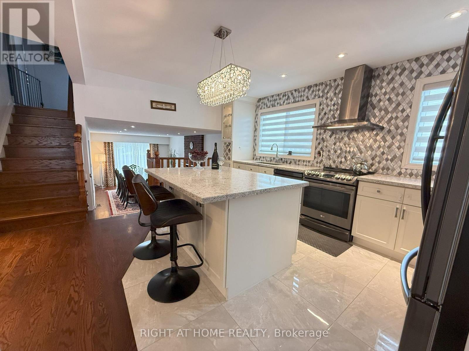 40 Holland River Blv. Boulevard, East Gwillimbury, Ontario  L9N 1C4 - Photo 6 - N12756220