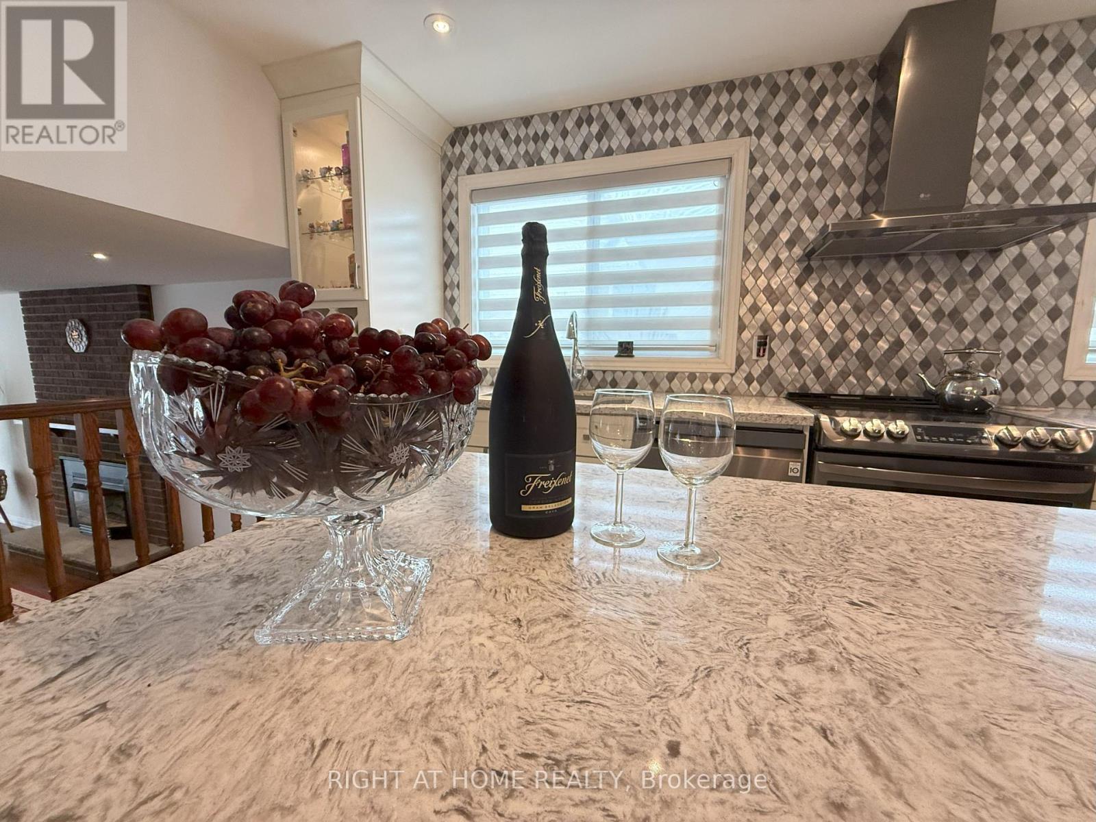 40 Holland River Blv. Boulevard, East Gwillimbury, Ontario  L9N 1C4 - Photo 8 - N12756220