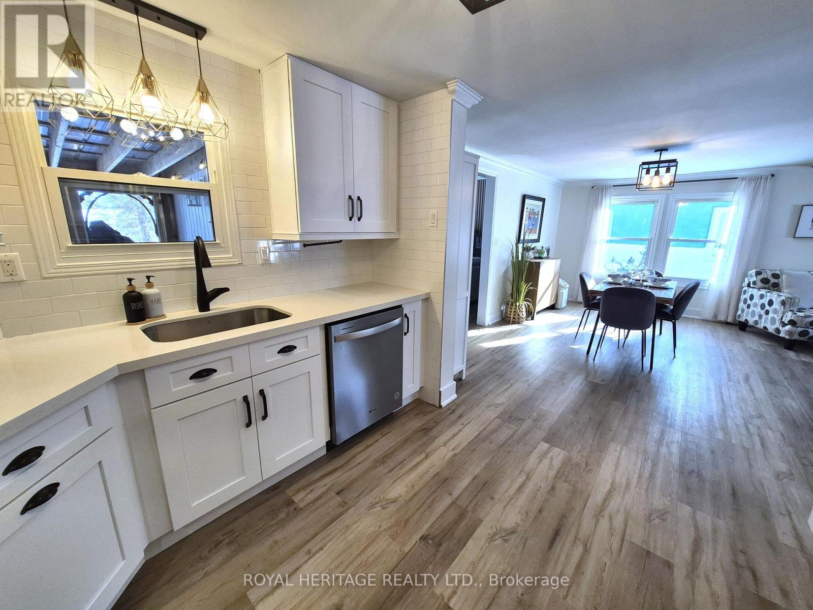 104 Linden Lane, Innisfil, Ontario  L9S 1N4 - Photo 9 - N12756222