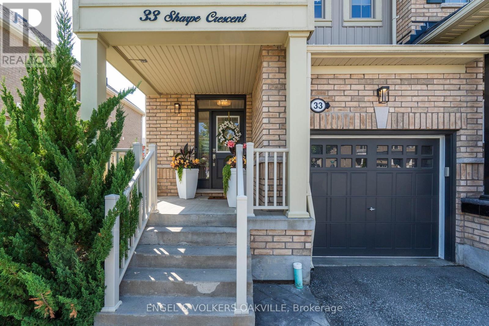 33 Sharpe Crescent, New Tecumseth (Tottenham), Ontario  L0G 1W0 - Photo 2 - N12756226