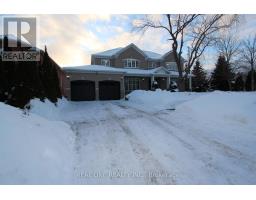 2 DELISLE STREET, Richmond Hill, Ontario