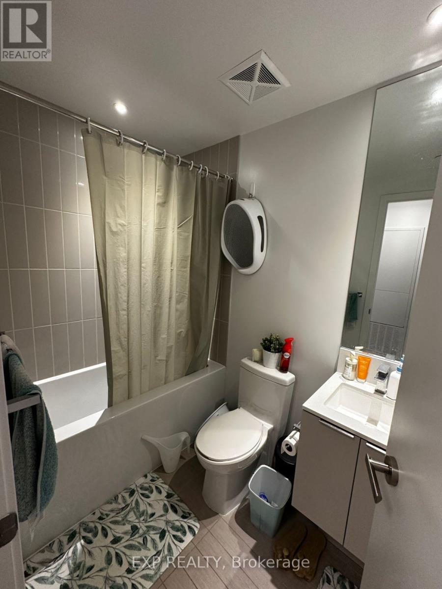 2211 - 3900 Confederation Parkway, Mississauga, Ontario  L5B 0K7 - Photo 12 - W12756230