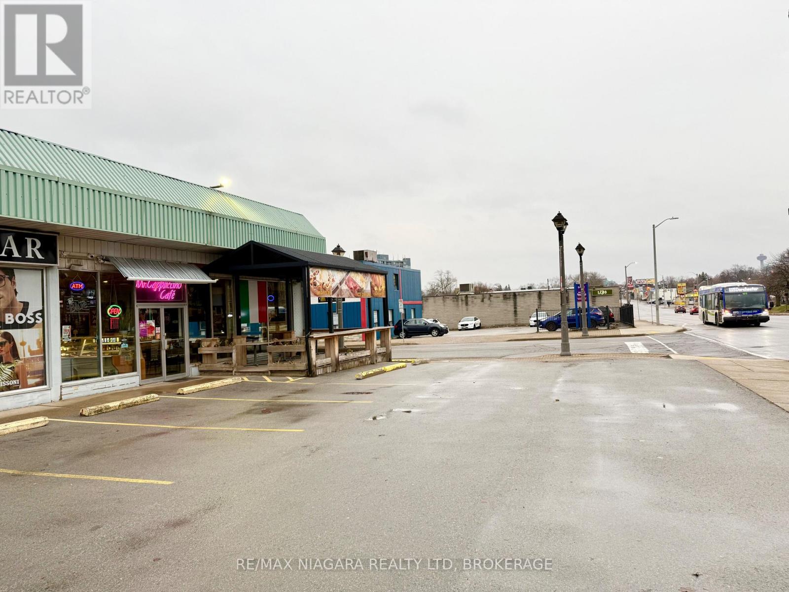 5 - 4632 Victoria Avenue, Niagara Falls, Ontario  L2E 4B7 - Photo 3 - X12756296