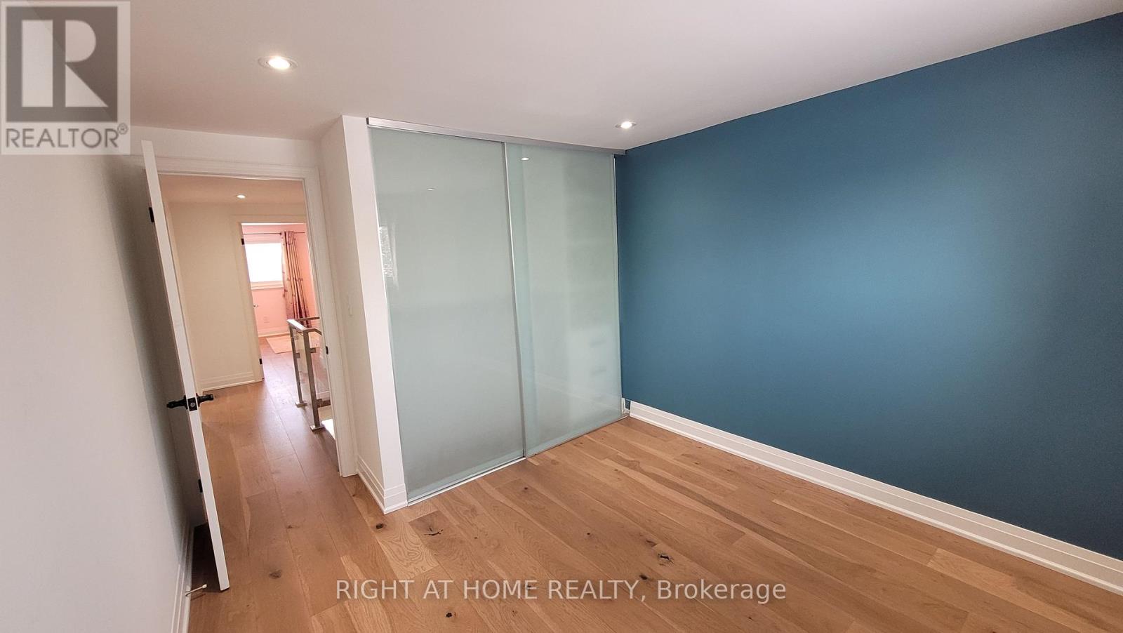 2 Clydesdale Road, Markham, Ontario  L3R 3S9 - Photo 4 - N12756282