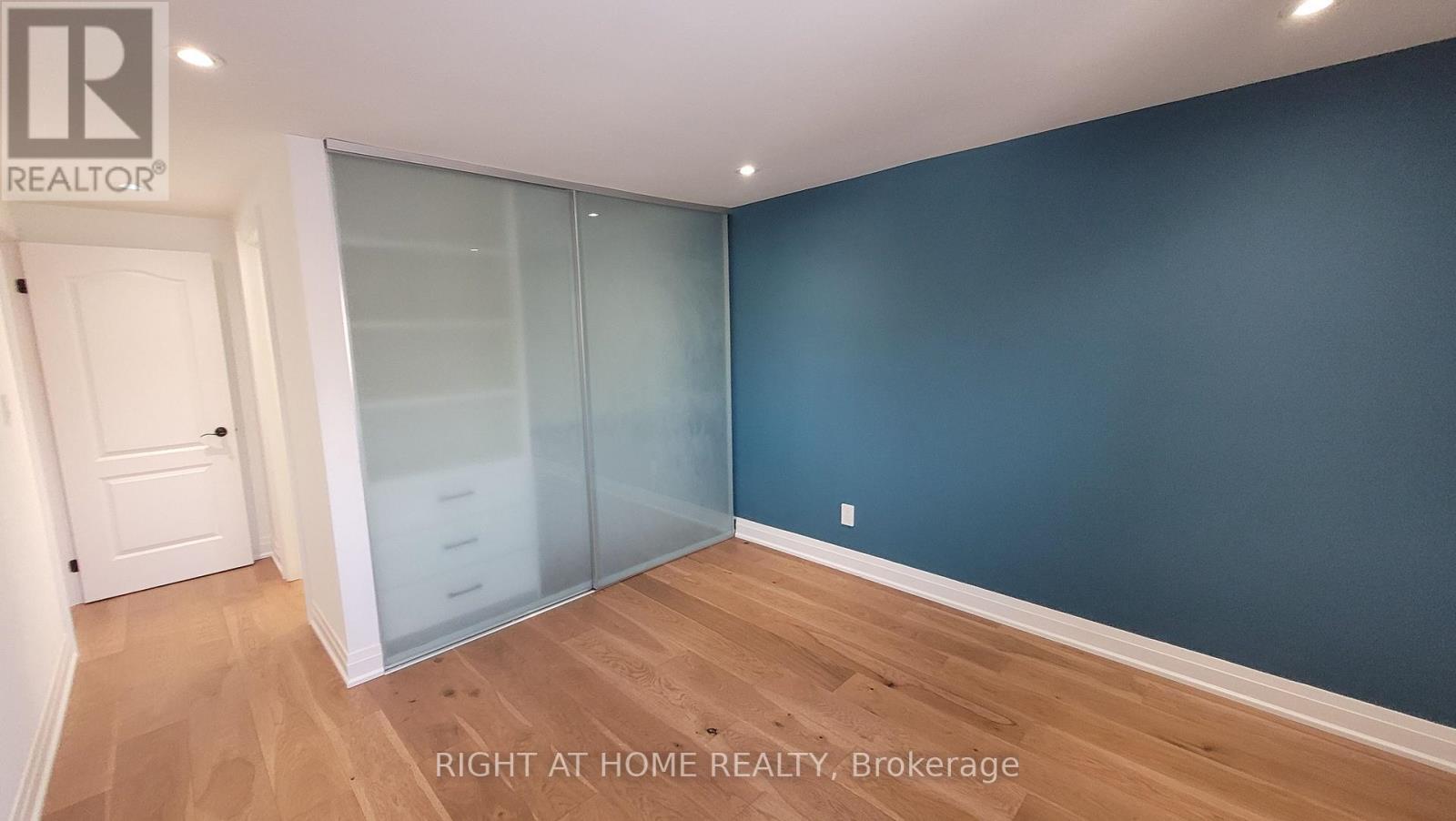 2 Clydesdale Road, Markham, Ontario  L3R 3S9 - Photo 6 - N12756282