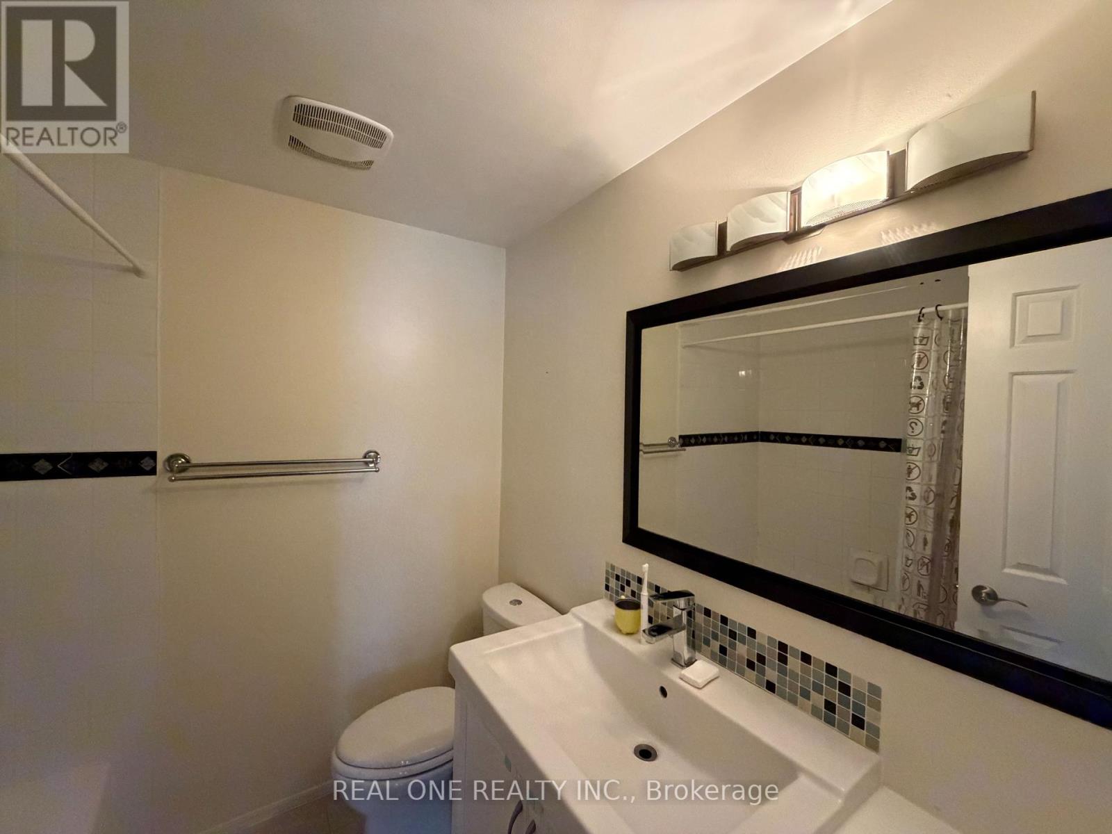 9 Breckonwood Crescent, Markham, Ontario  L3T 5G8 - Photo 13 - N12756320