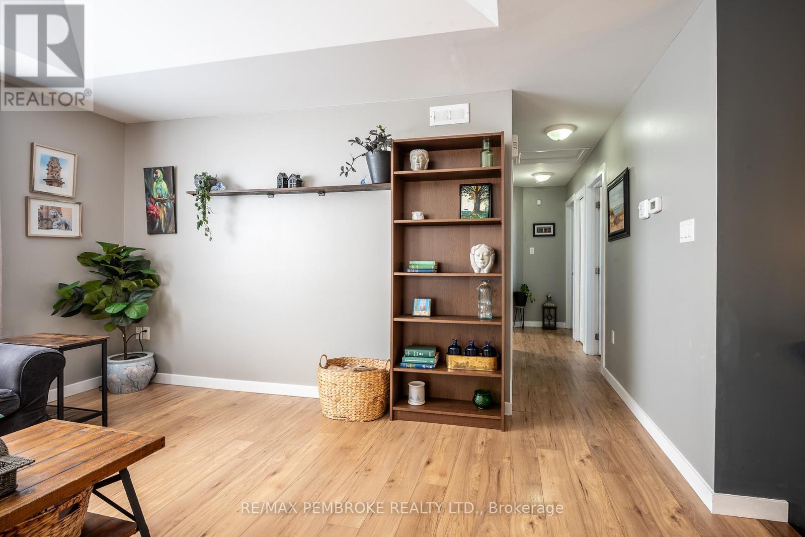 1017 Riverstone Trail, Petawawa, Ontario  K8H 0B3 - Photo 13 - X12756244