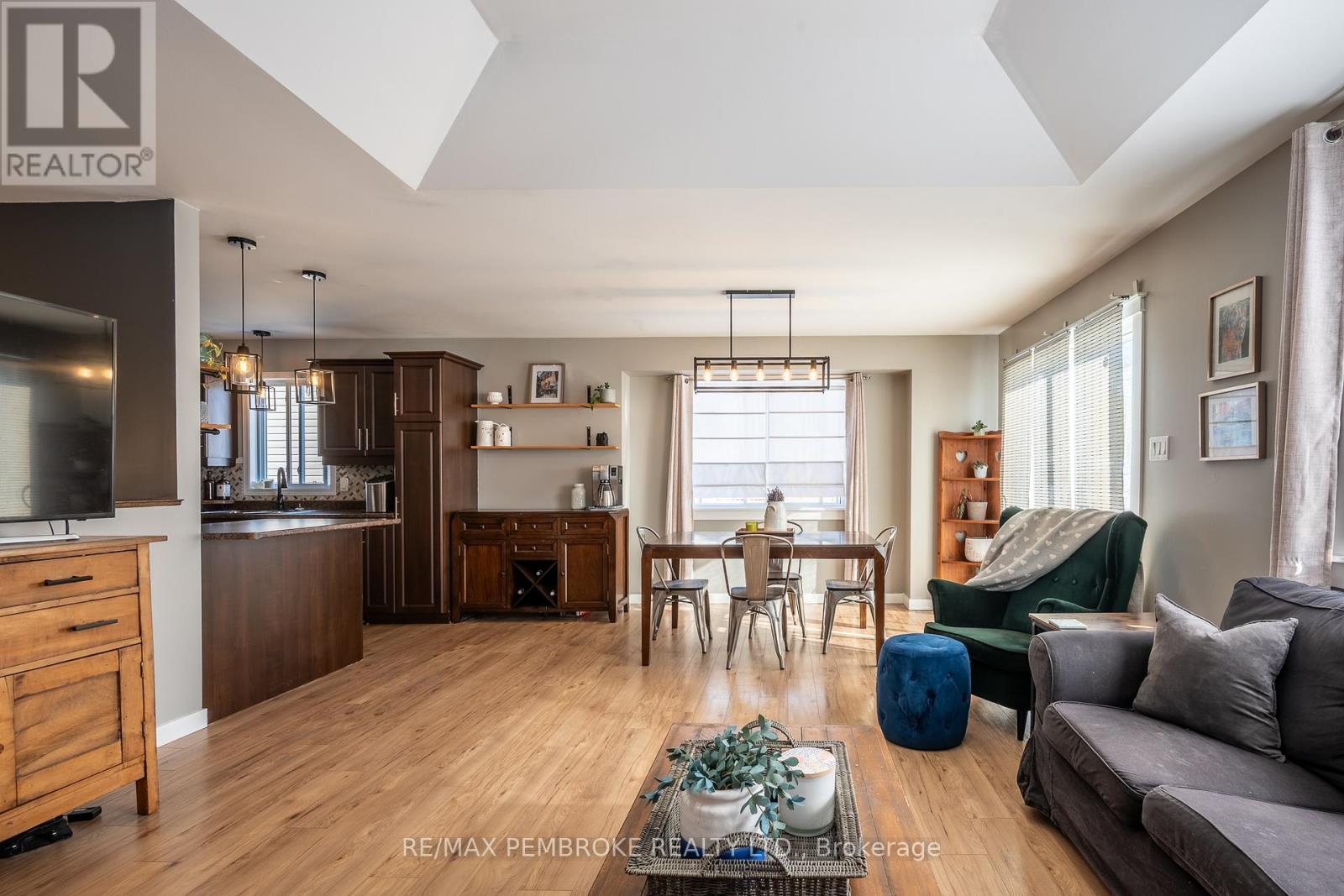 1017 Riverstone Trail, Petawawa, Ontario  K8H 0B3 - Photo 14 - X12756244