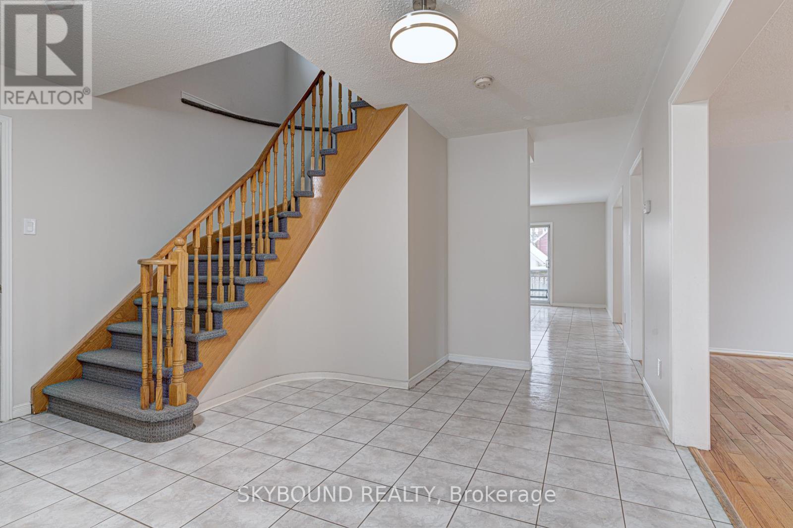 Main - 17 Ellen Street, Brampton, Ontario  L6V 1J7 - Photo 2 - W12756302