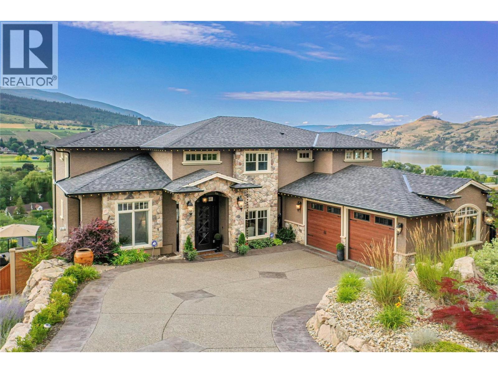 8784 Cortland Place, Coldstream, British Columbia  V1B 4B8 - Photo 2 - 10373472