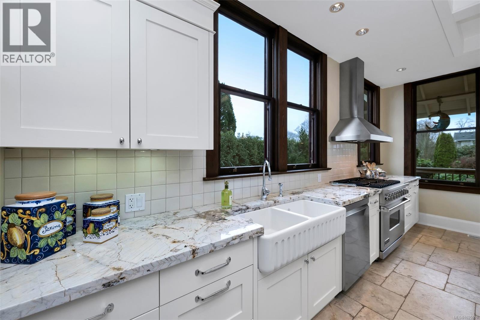 2753 Cavendish Ave, Oak Bay, British Columbia  V8R 2G7 - Photo 22 - 1025010