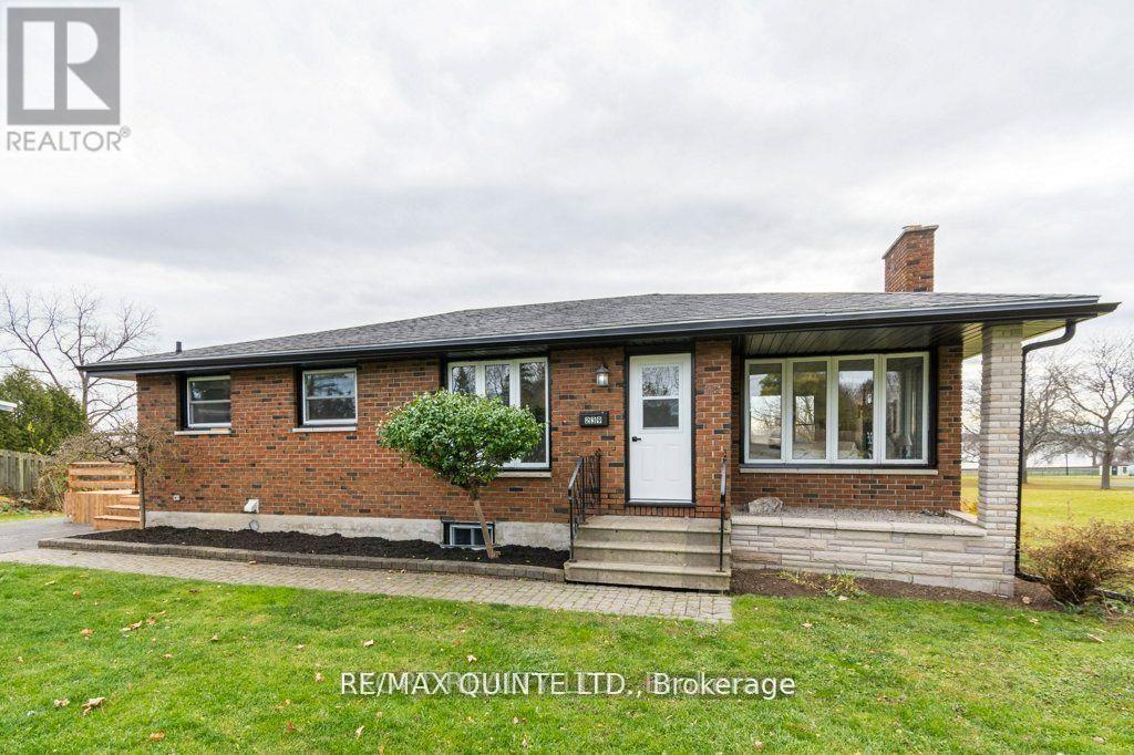 UPPER - 239 DUNDAS STREET W, Belleville, Ontario