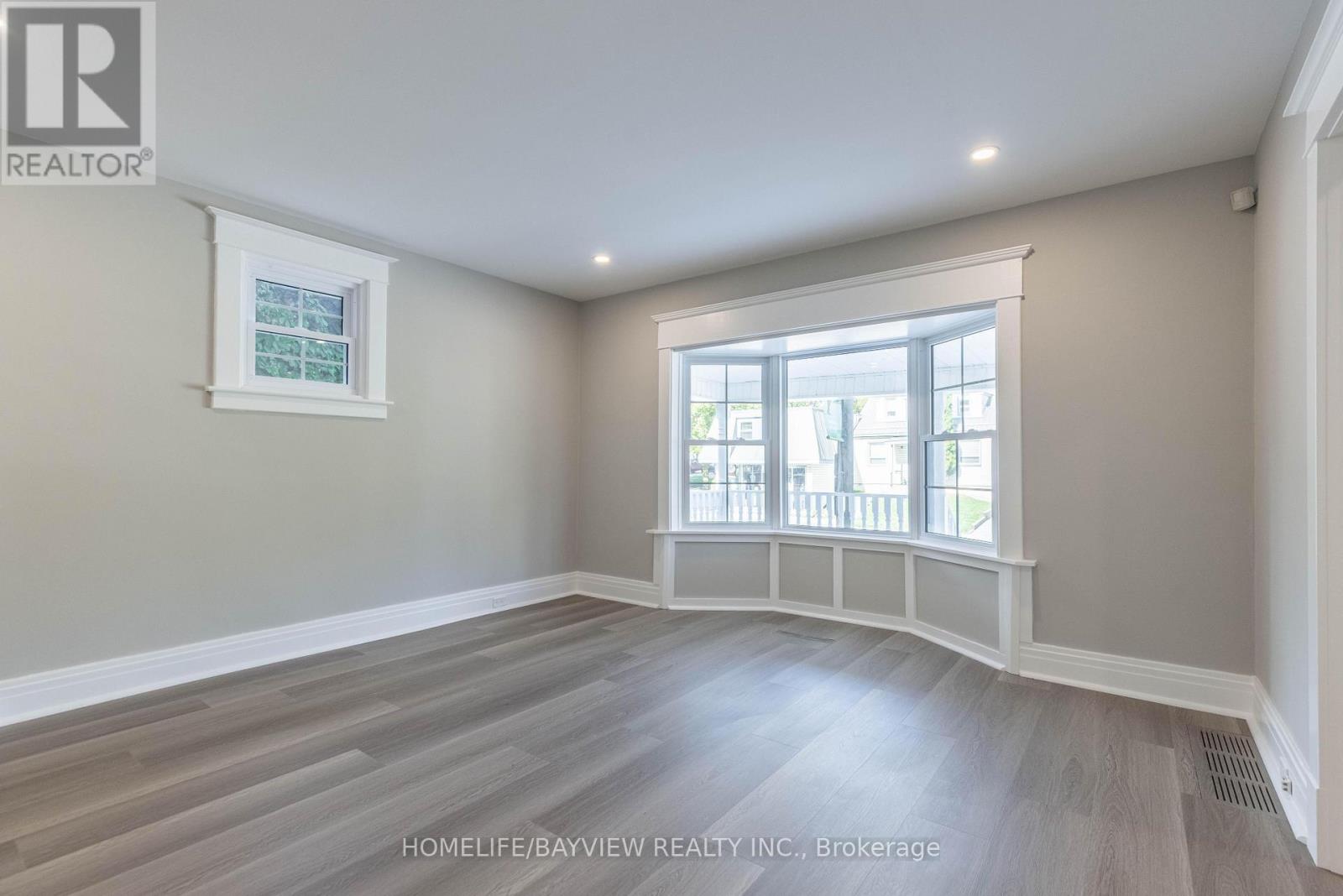 19 Main Street, St. Catharines, Ontario  L2N 4T5 - Photo 12 - X12462140