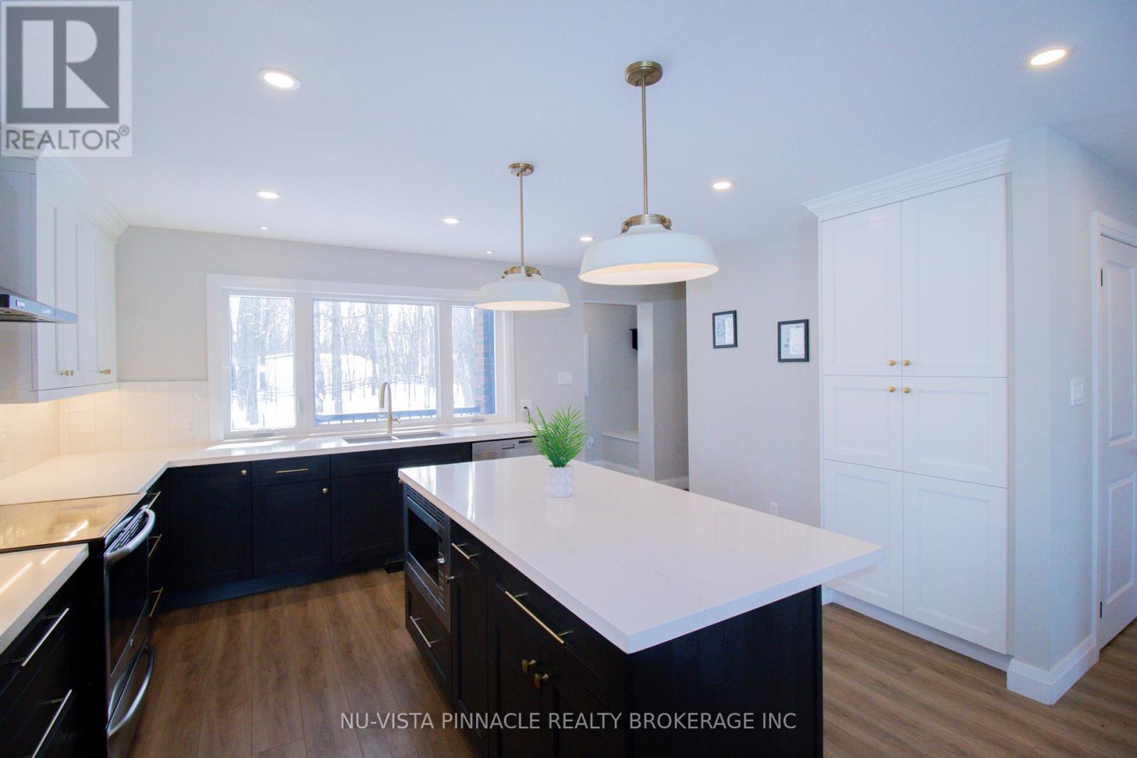 7142 Highway 7, Halton Hills, Ontario  L7J 2L9 - Photo 15 - W12756398