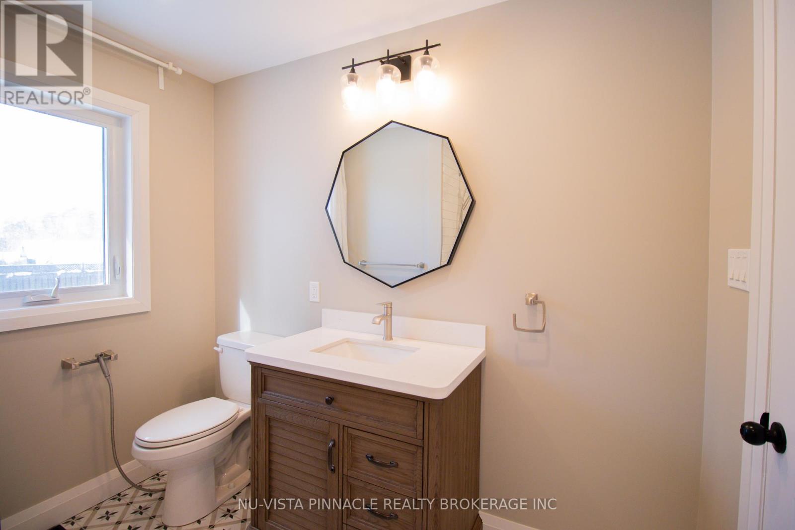 7142 Highway 7, Halton Hills, Ontario  L7J 2L9 - Photo 29 - W12756398