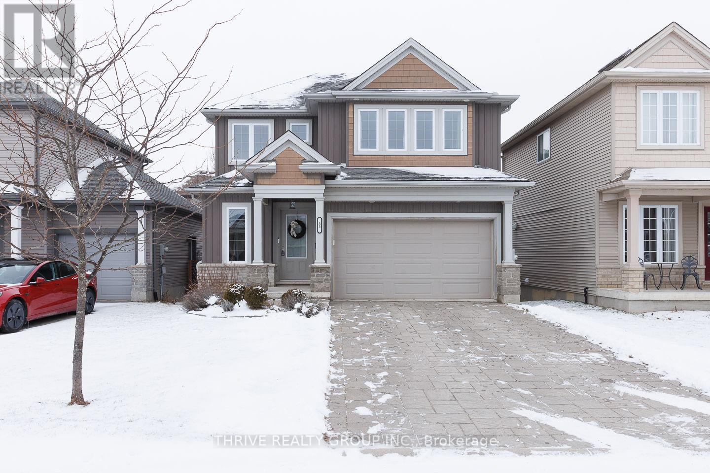 33 ABBOTT STREET, Strathroy-Caradoc, Ontario